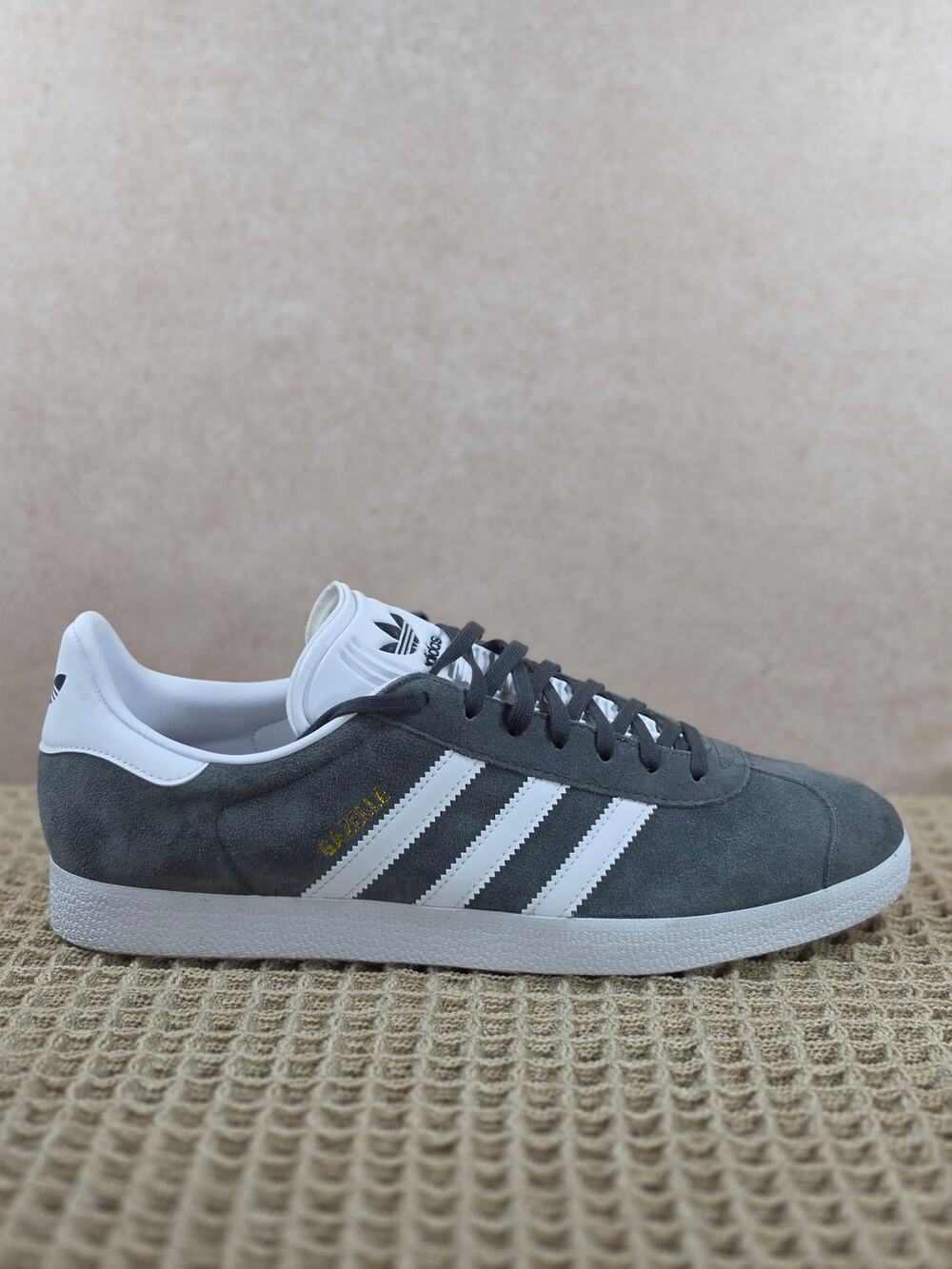 Adidas Gazelle BB5480 Men's 12 Grey White Suede Sneakers BNIB